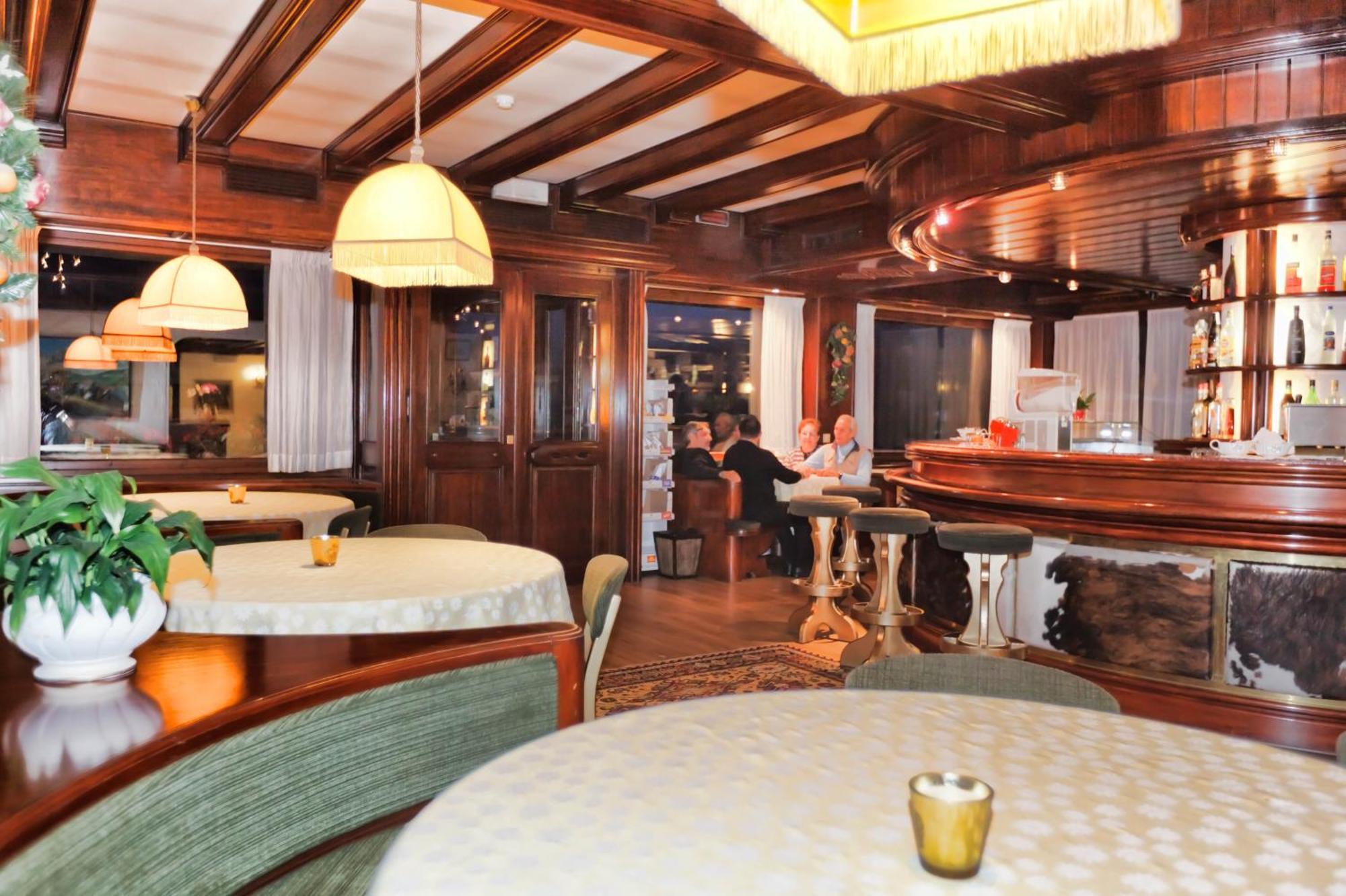 Hotel Corona