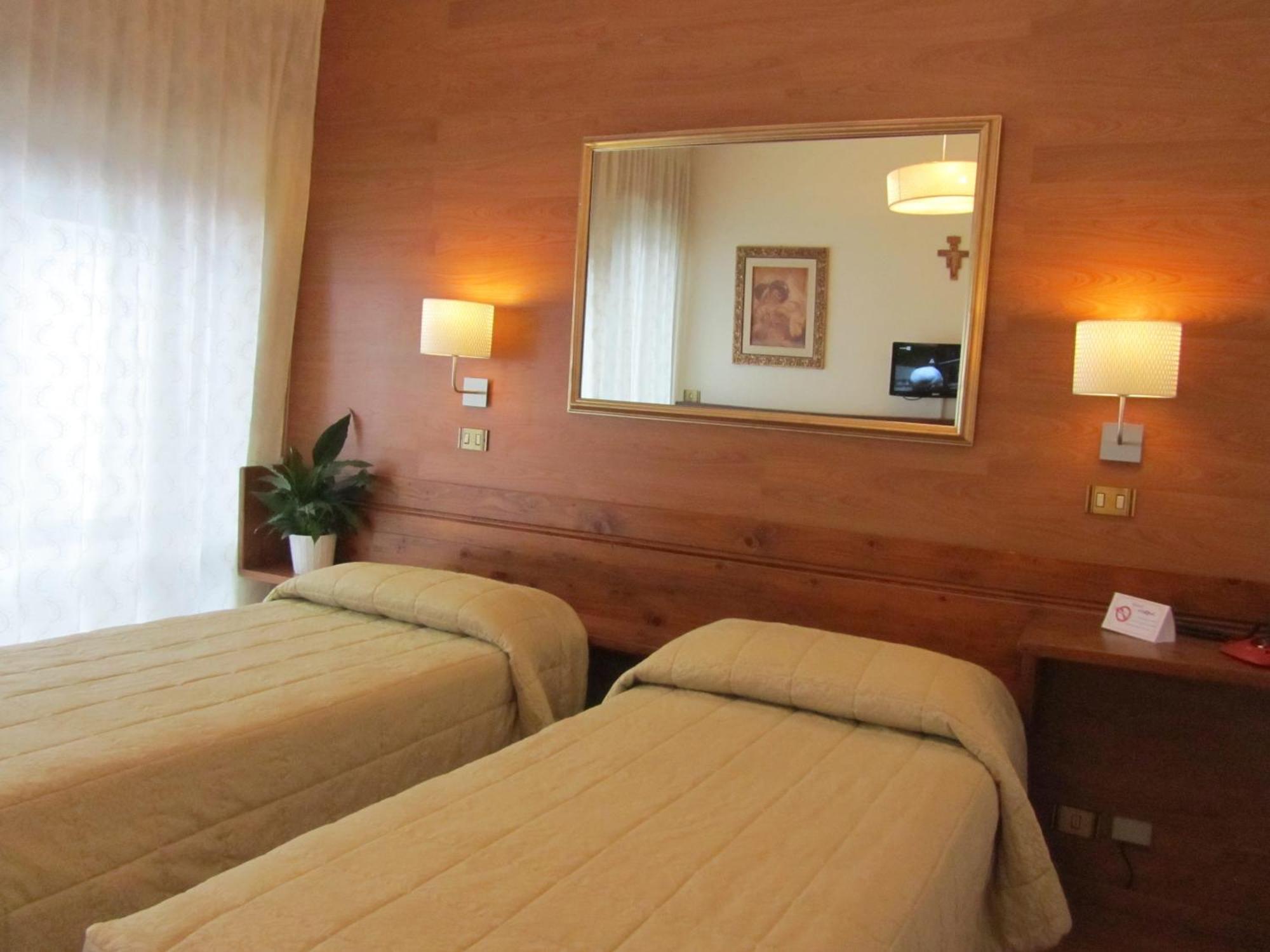 Hotel Corona Hotel 3*